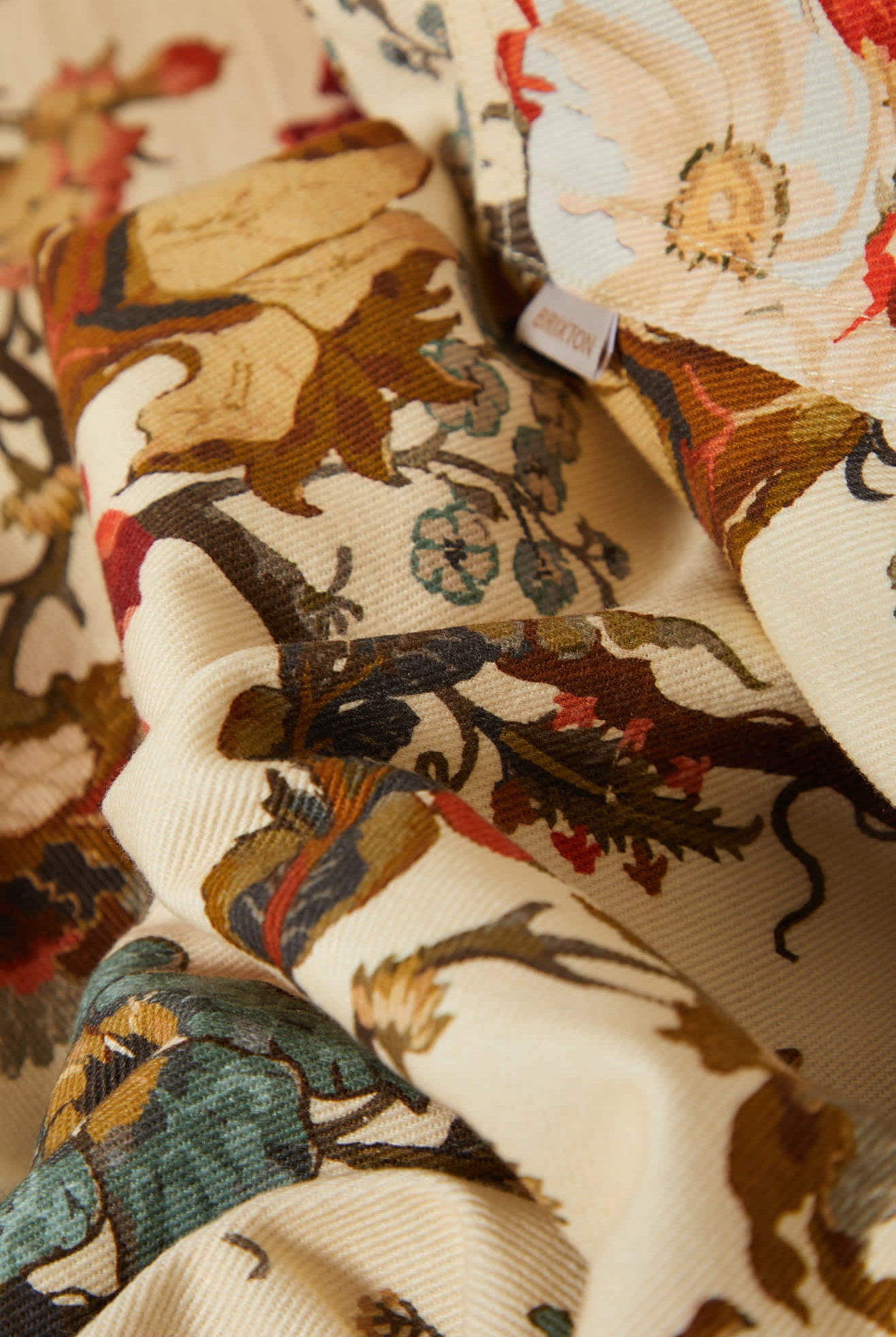 Women's Margo Cropped 5-Pocket Pant in the color Botanical Floral - Additional Laydown image