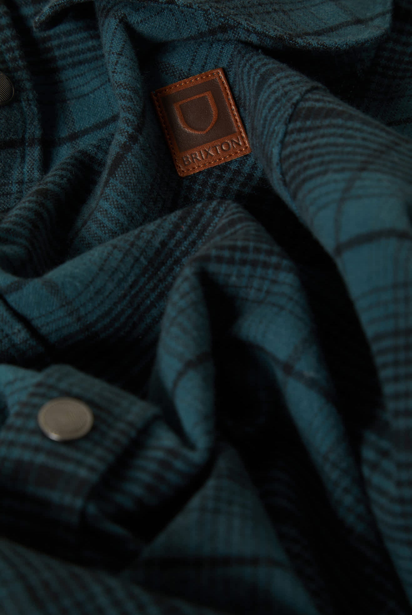 Men's Builders Bowery Stretch Water Resistant Flannel in the color Night Sage/Black - Additional Laydown image