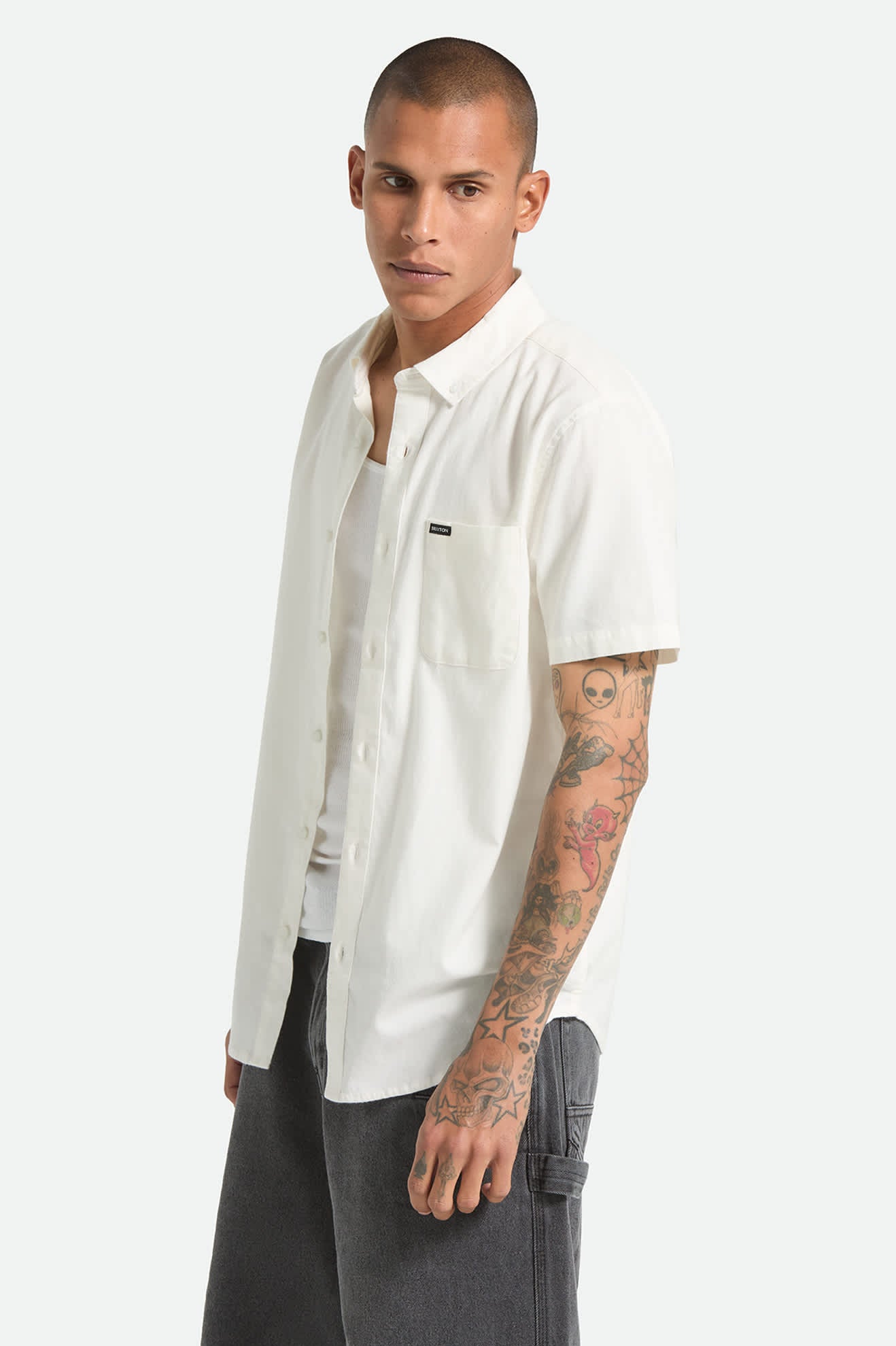 Men's Sanford Oxford Short Sleeve Shirt in the color Off White - Additional Fit image