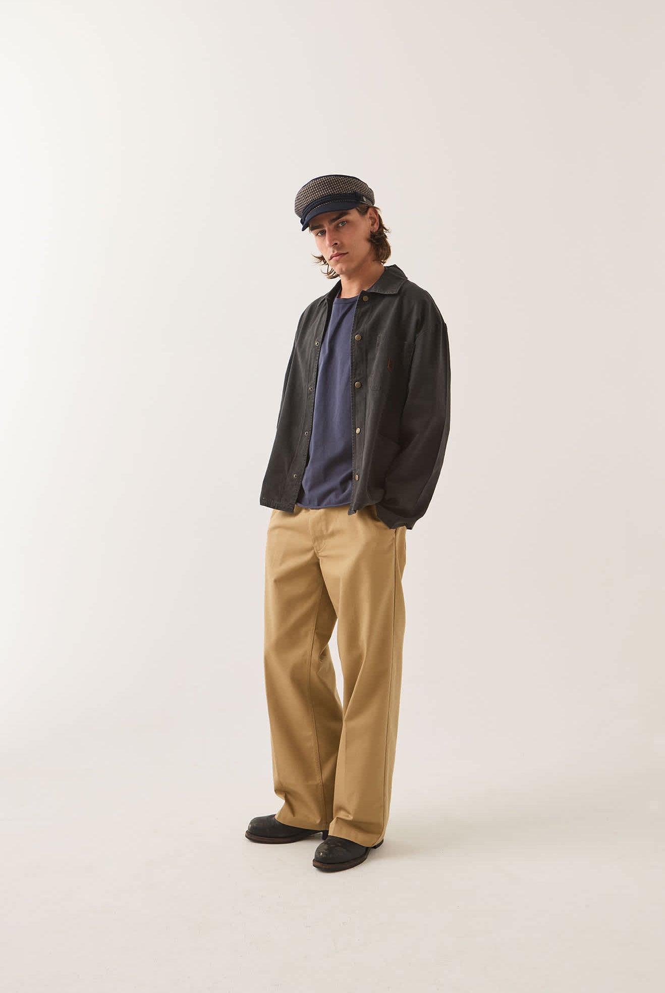 Men's Painters Jacket in the color Washed Black - Additional Fit image