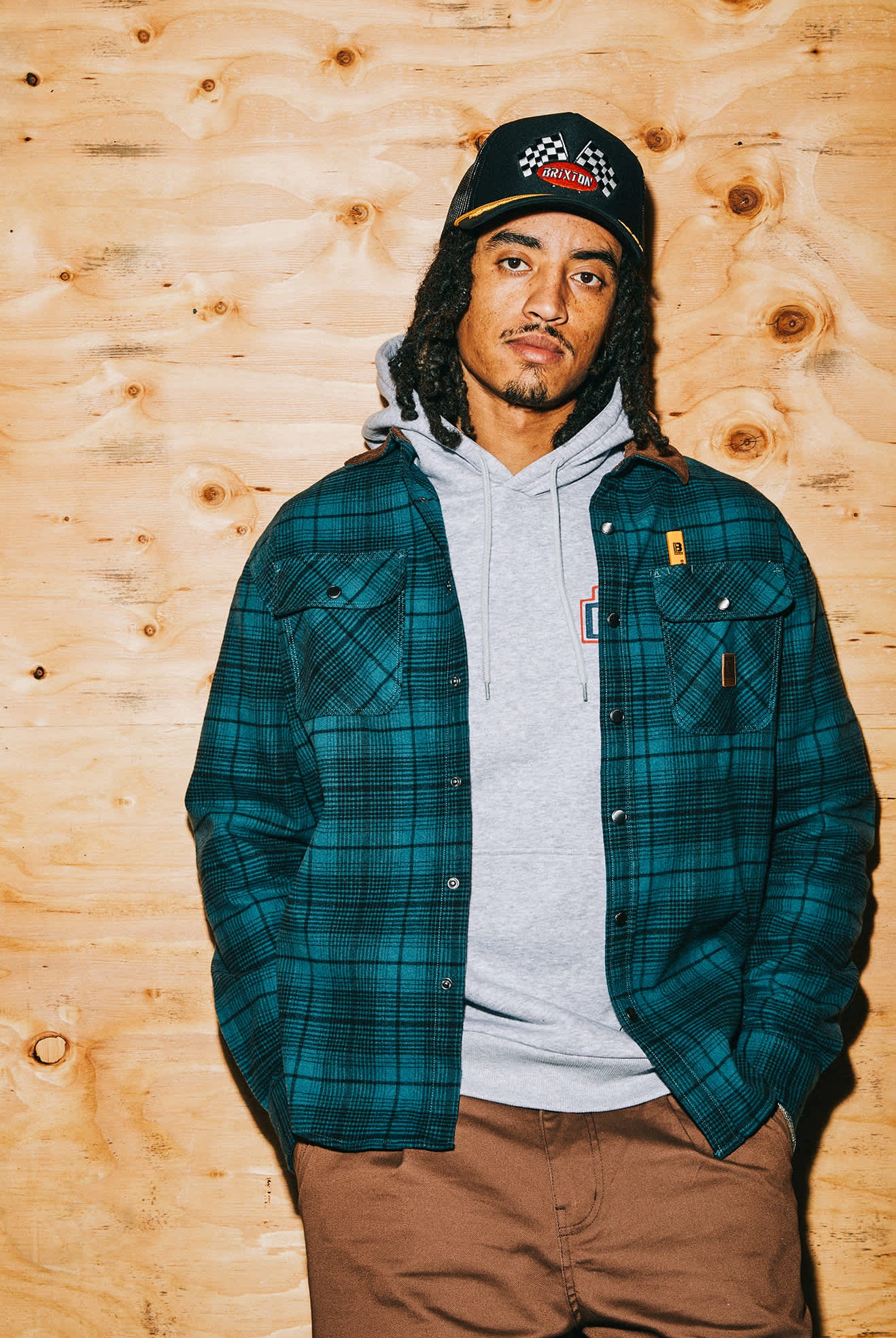 Men's Builders Bowery Stretch Water Resistant Flannel in the color Night Sage/Black - Men's Lifestyle image