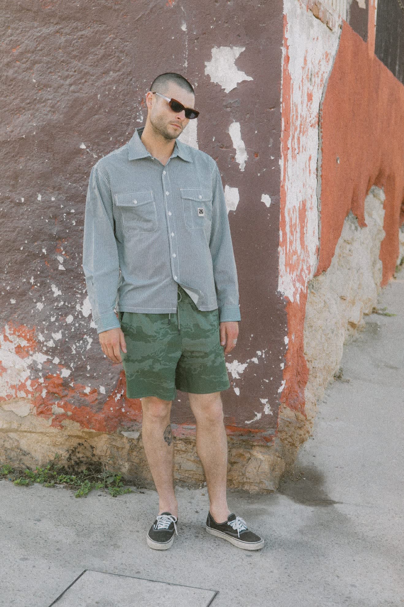 Men's Journey Lightweight Long Sleeve Shirt in the color Navy/White Stripe - Men's Lifestyle image