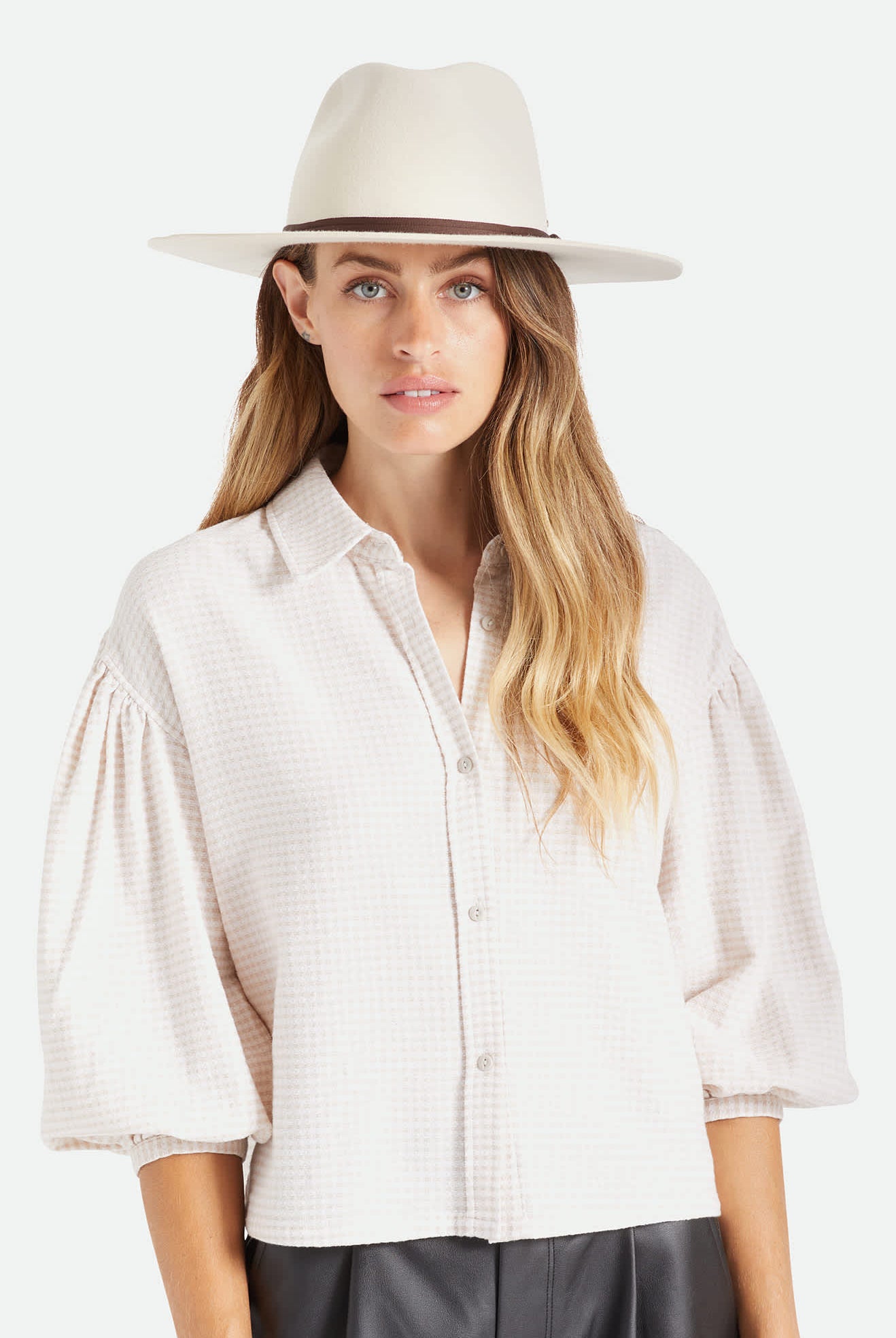 Unisex Cohen Cowboy in the color Dove - Women's Front View
