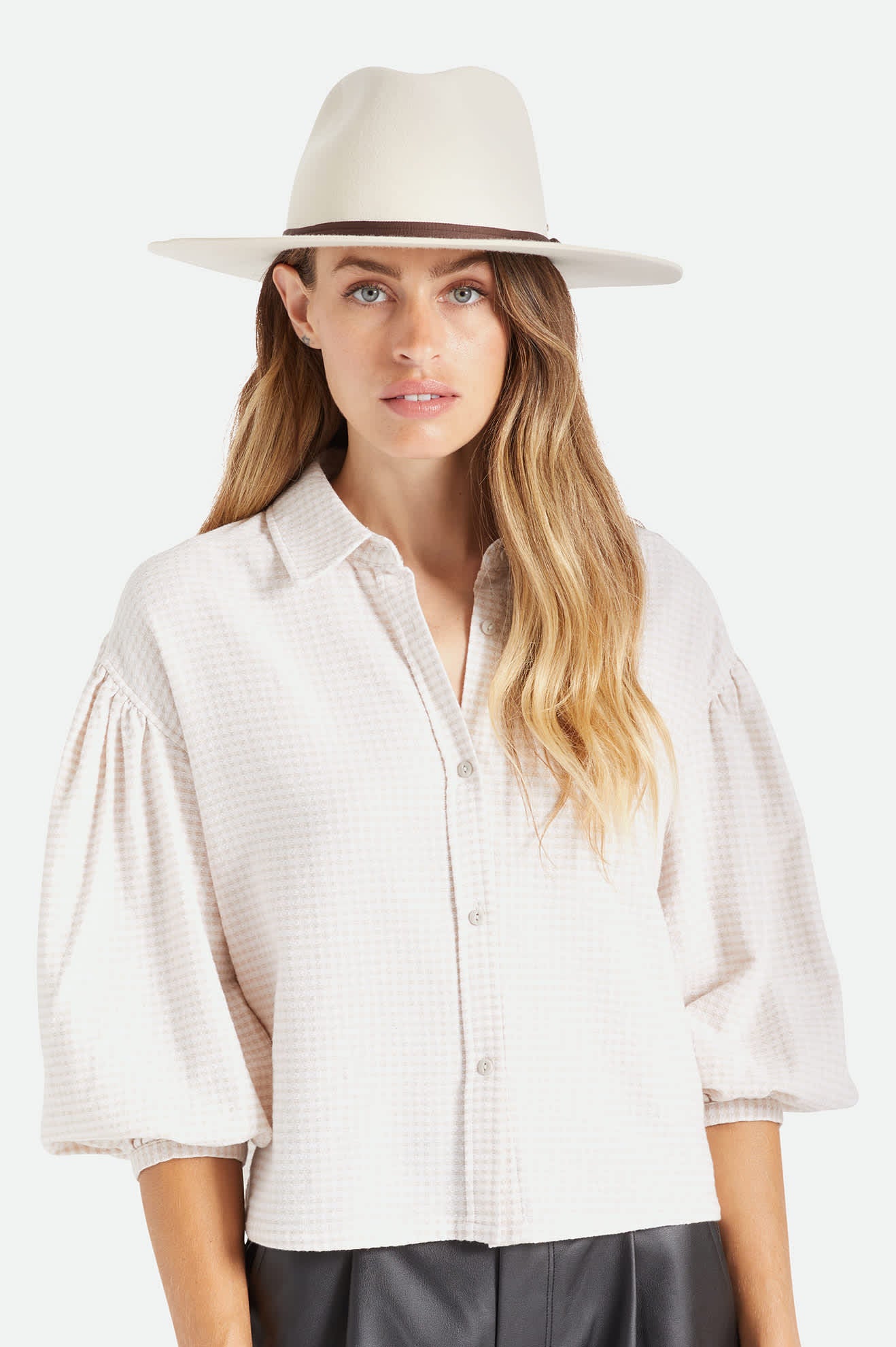 Unisex Cohen Cowboy in the color Dove - Women's Front View