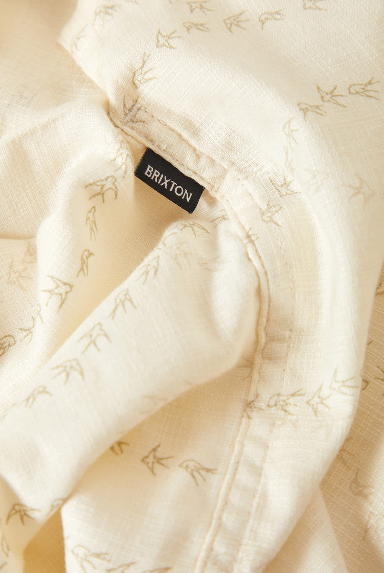 Men's Bunker Slub Short Sleeve Shirt in the color Whitecap/Black Swallows - Additional Laydown image