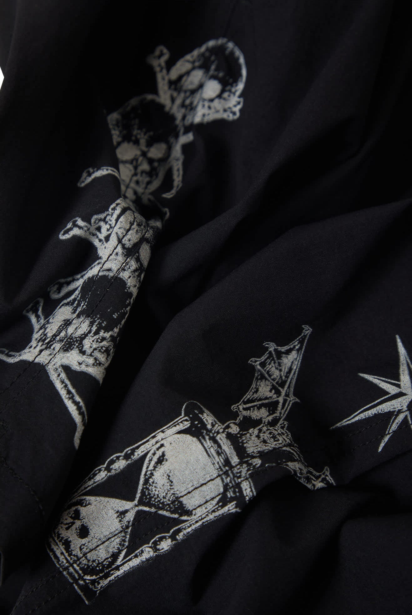 Men's Everyday Stretch Hybrid Short 7" in the color Black/White - Additional Laydown image