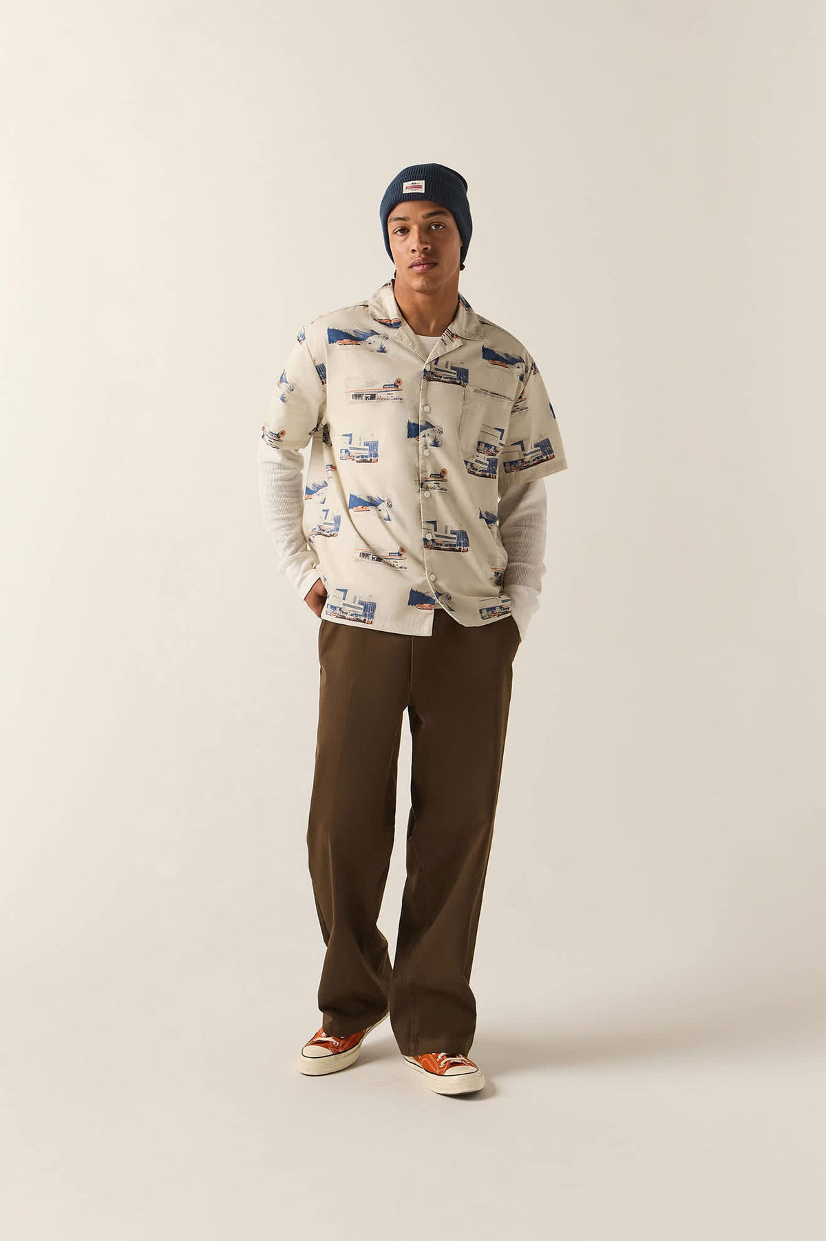 Men's 76 Resort Shirt in the color Off White/Scenic - Additional Fit image