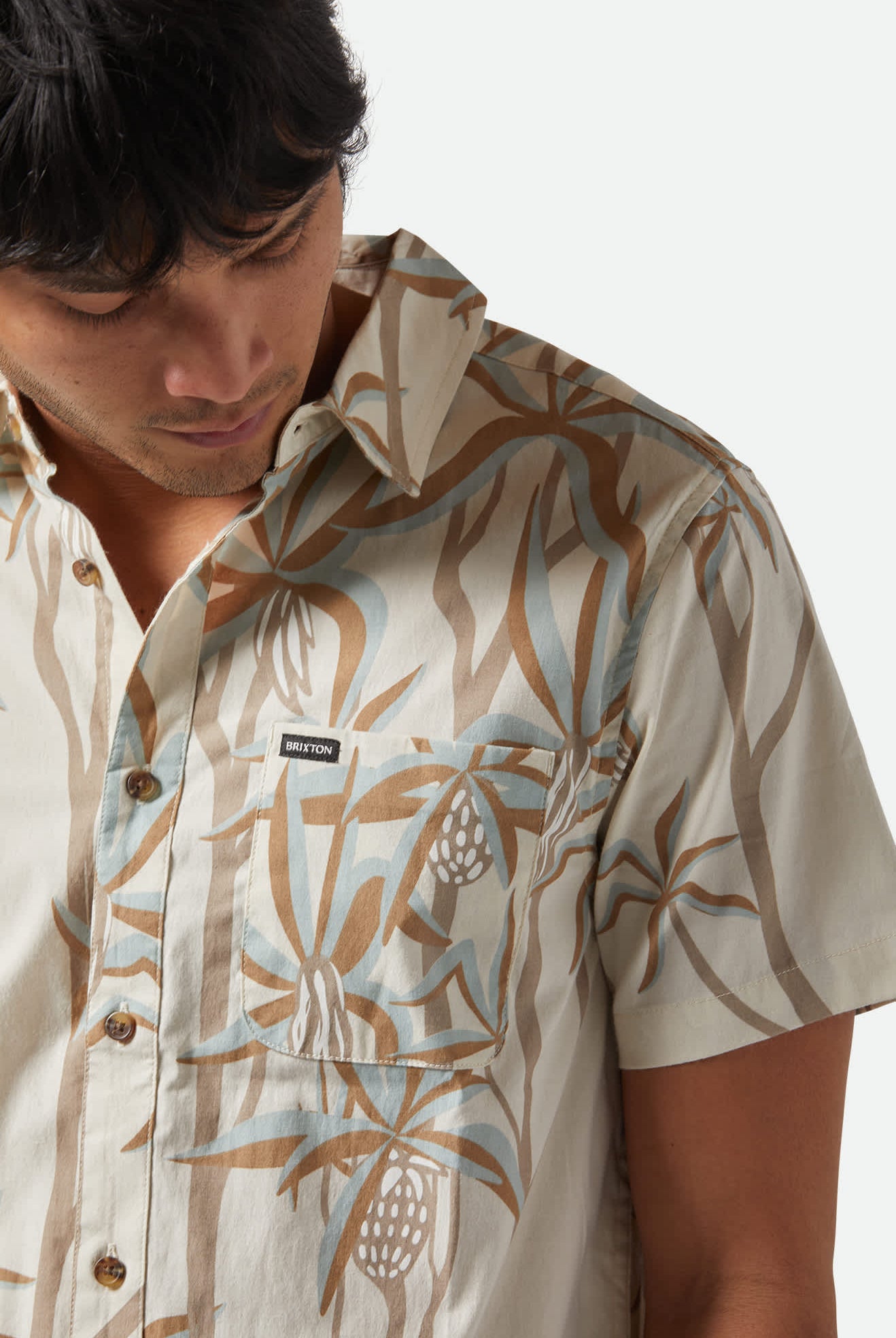 Men's Charter Print S/S Shirt in the color Whitecap Scenic Trip - Additional Fit image