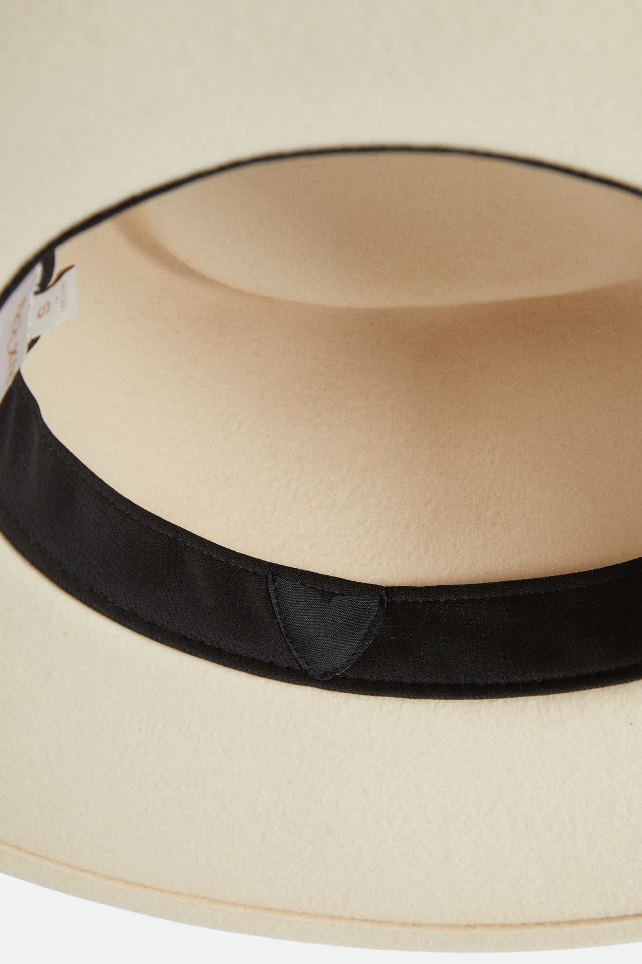 Women's Juniper Packable Hat in the color Wax Paper - Additional Laydown image