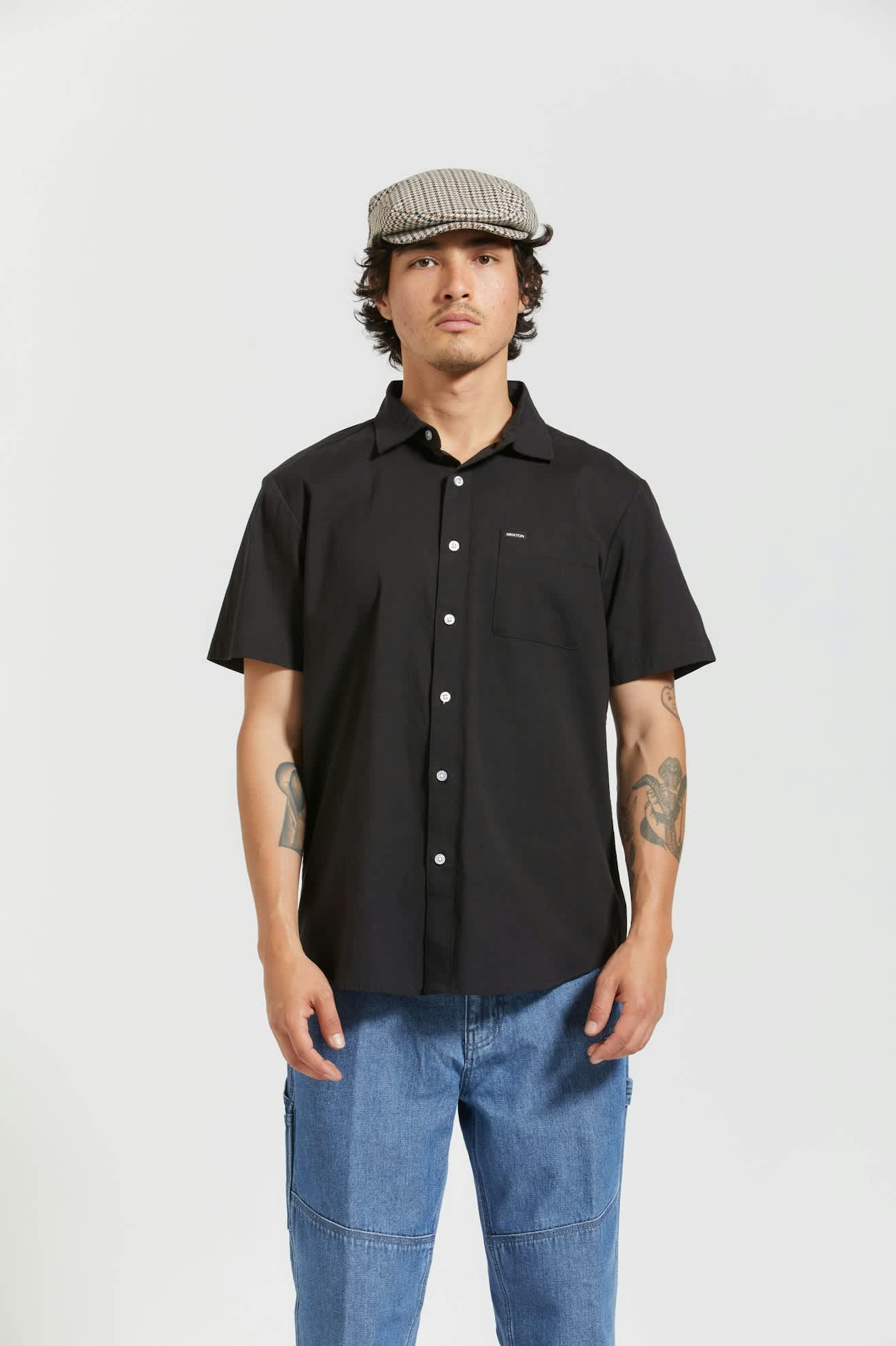 Men's Charter Oxford S/S Shirt in the color Black - Men's Front View