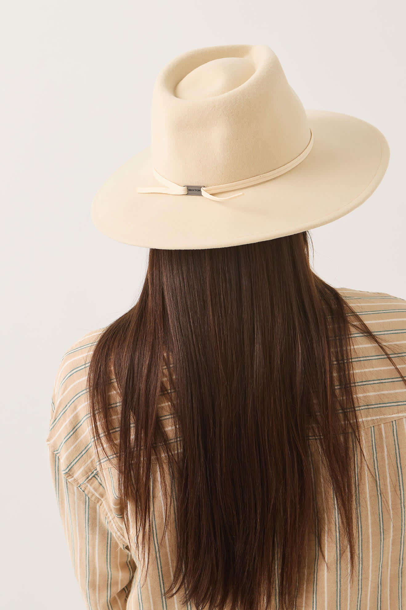 Women's Juniper Packable Hat in the color Wax Paper - Women's Back View
