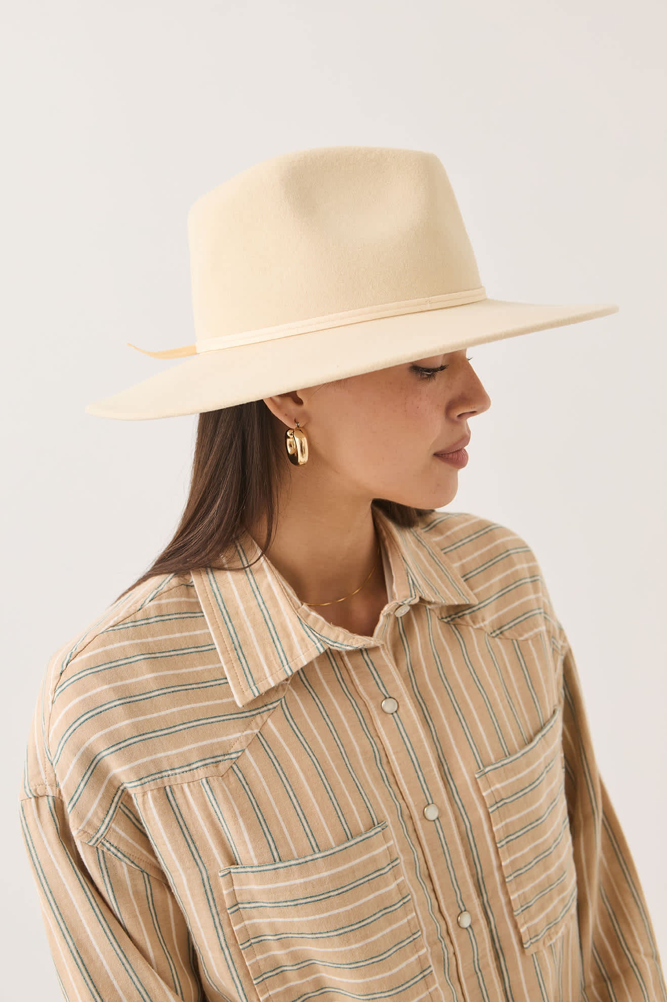 Women's Juniper Packable Hat in the color Wax Paper - Women's Side View