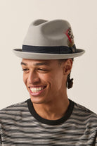 Unisex Gain Fedora in the color Light Grey/Midnight - Men's Side View
