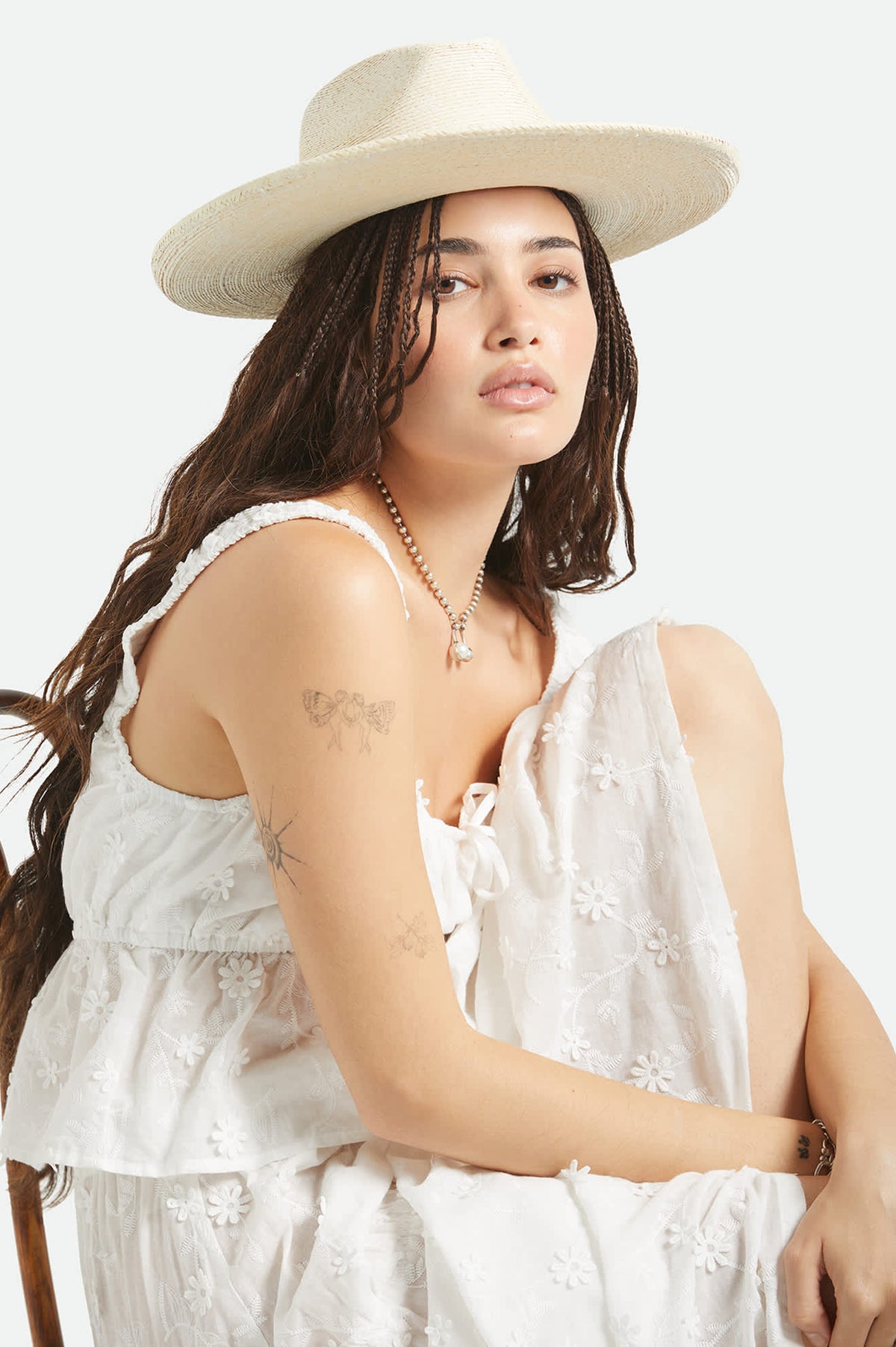 Women display picture 1