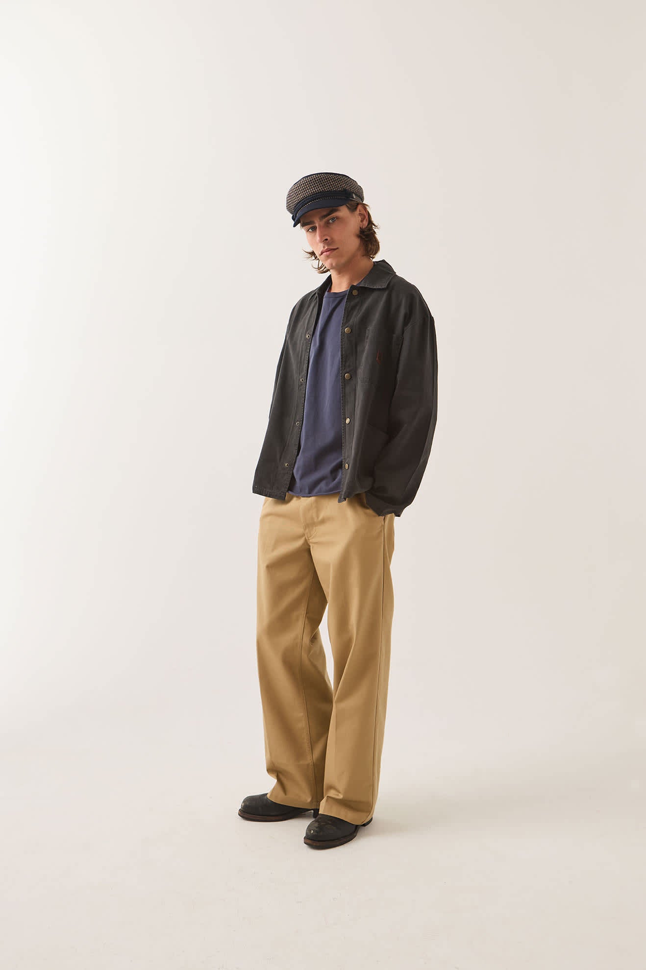 Men's Painters Jacket in the color Washed Black - Additional Fit image