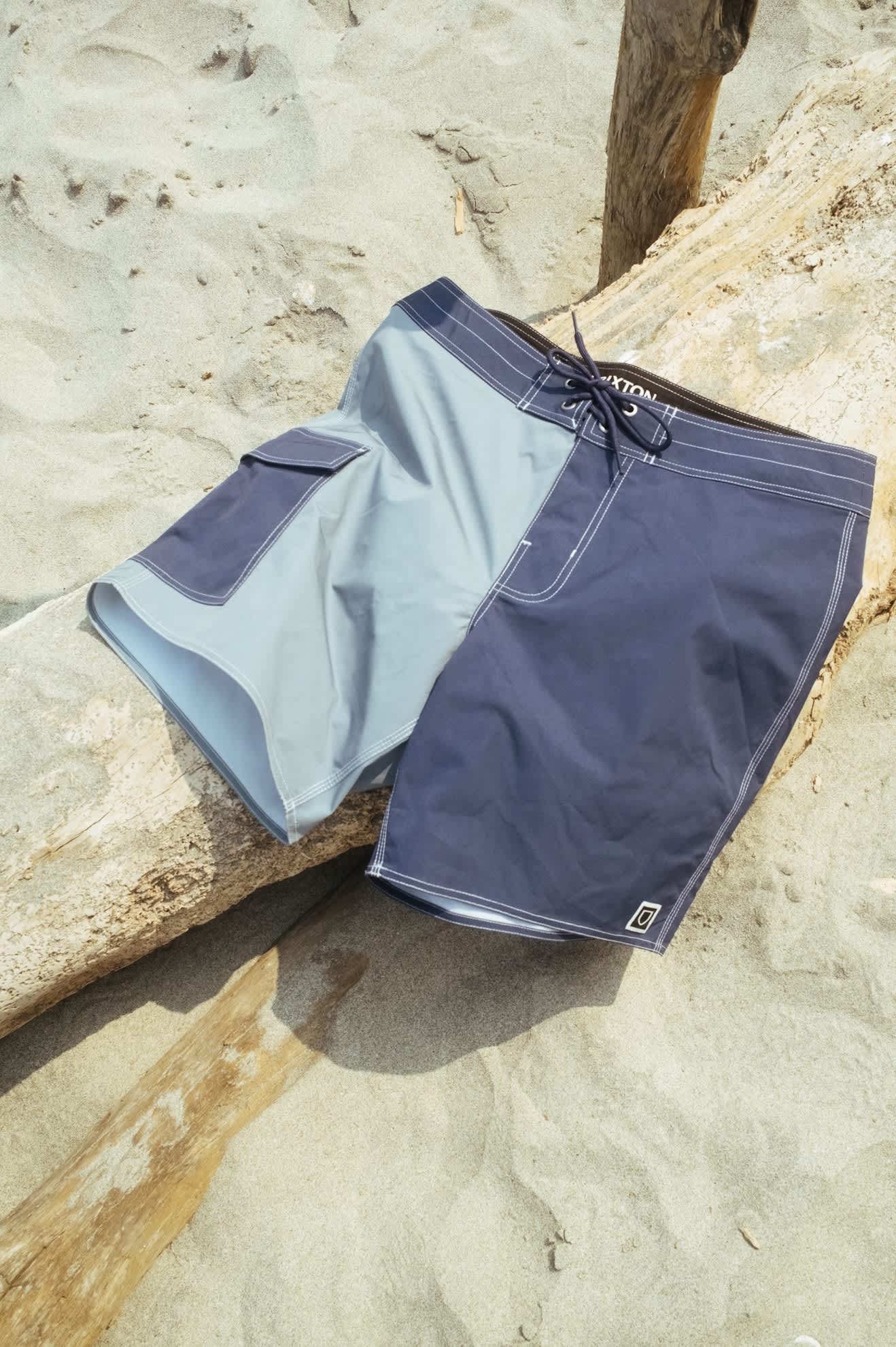 Men's Classic Trunk 17" in the color Black/Future Grey - Additional Laydown image
