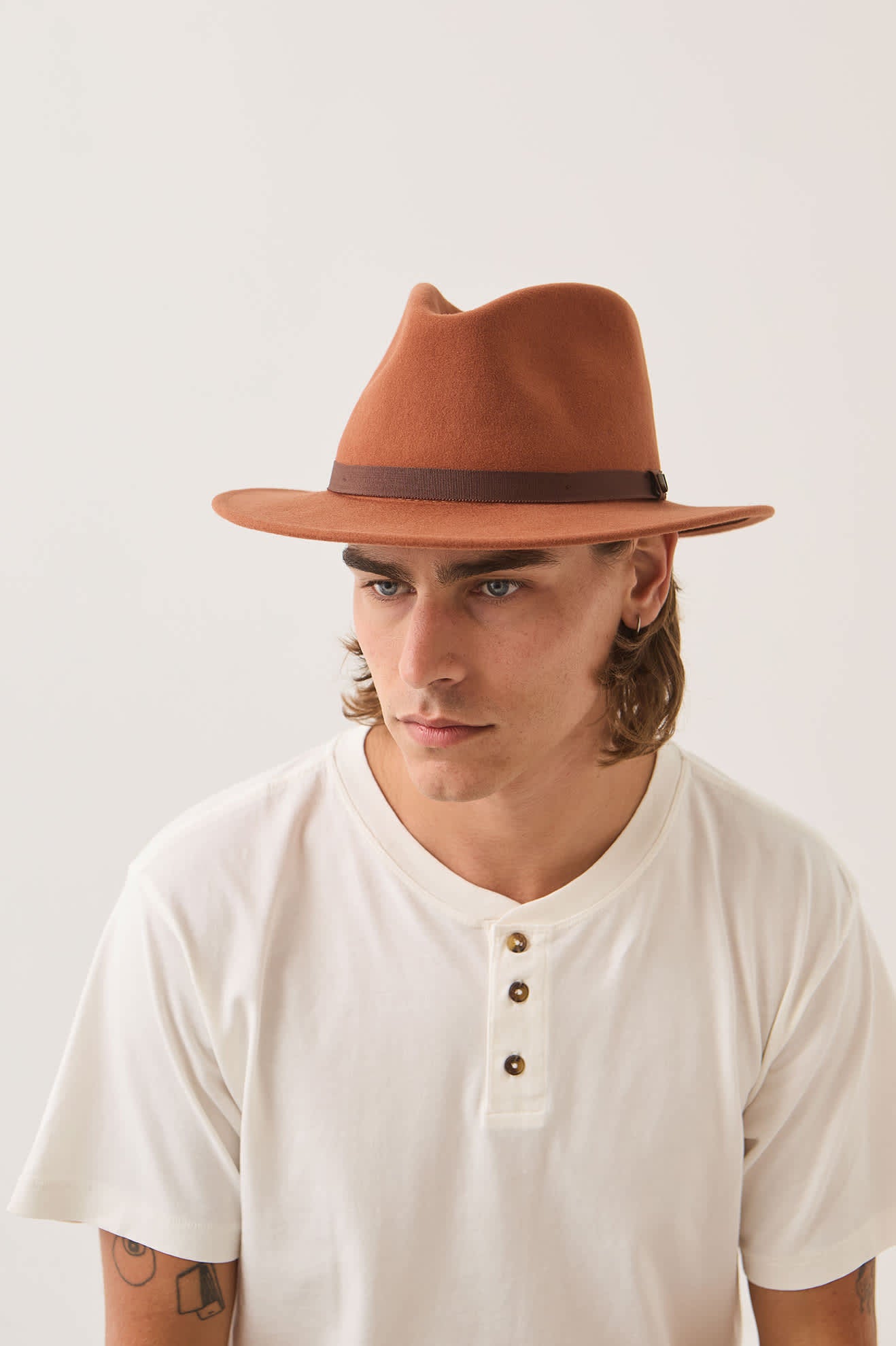 Unisex Messer Packable Fedora in the color Caramel/Walnut Brown - Additional Fit image