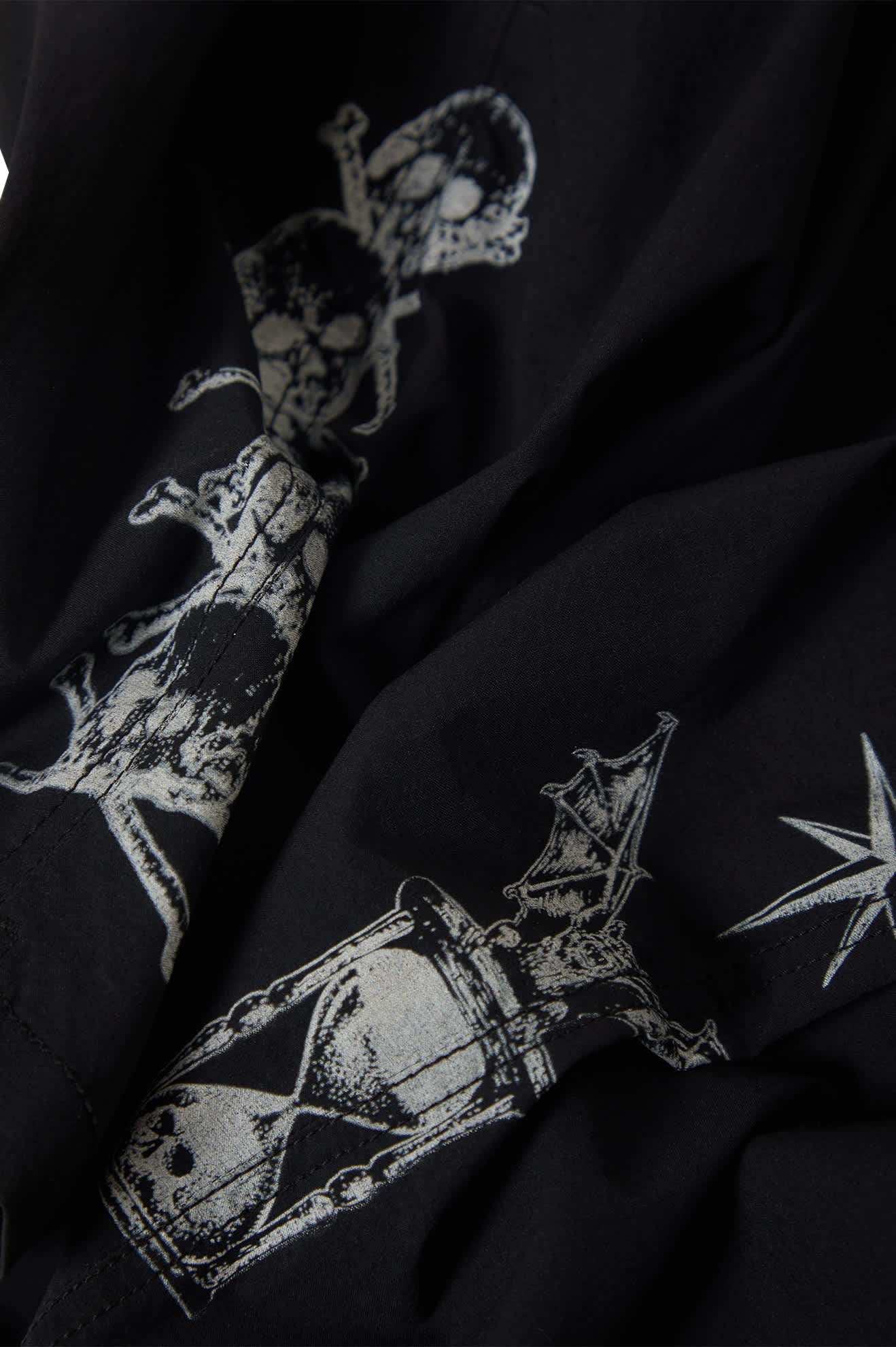 Men's Everyday Stretch Hybrid Short 7" in the color Black/White - Additional Laydown image