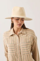 Women's Juniper Packable Hat in the color Wax Paper - Additional Fit image