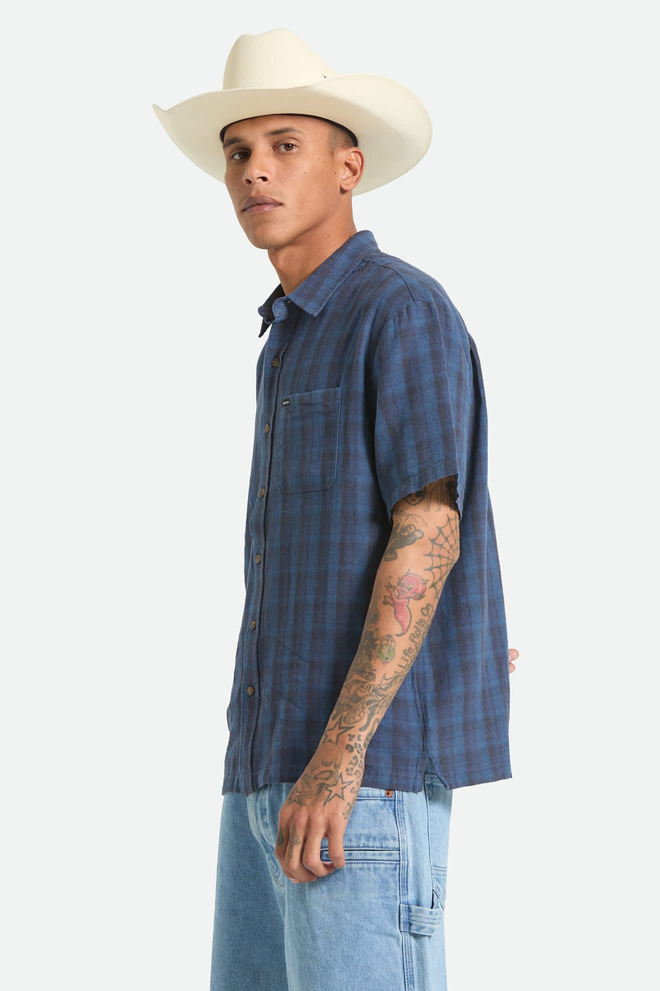 Men's Cru Linen Blend Plaid Short Sleeve Shirt in the color Dark Blue/Black Plaid - Additional Fit image